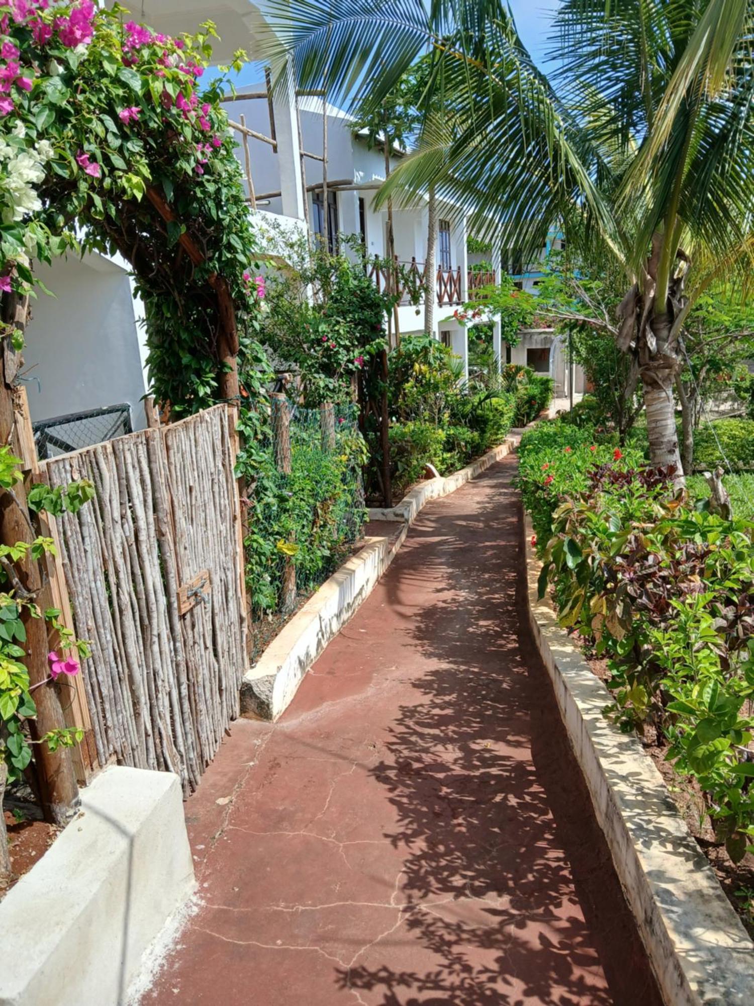 Majani Breeze Villa Nungwi Luaran gambar