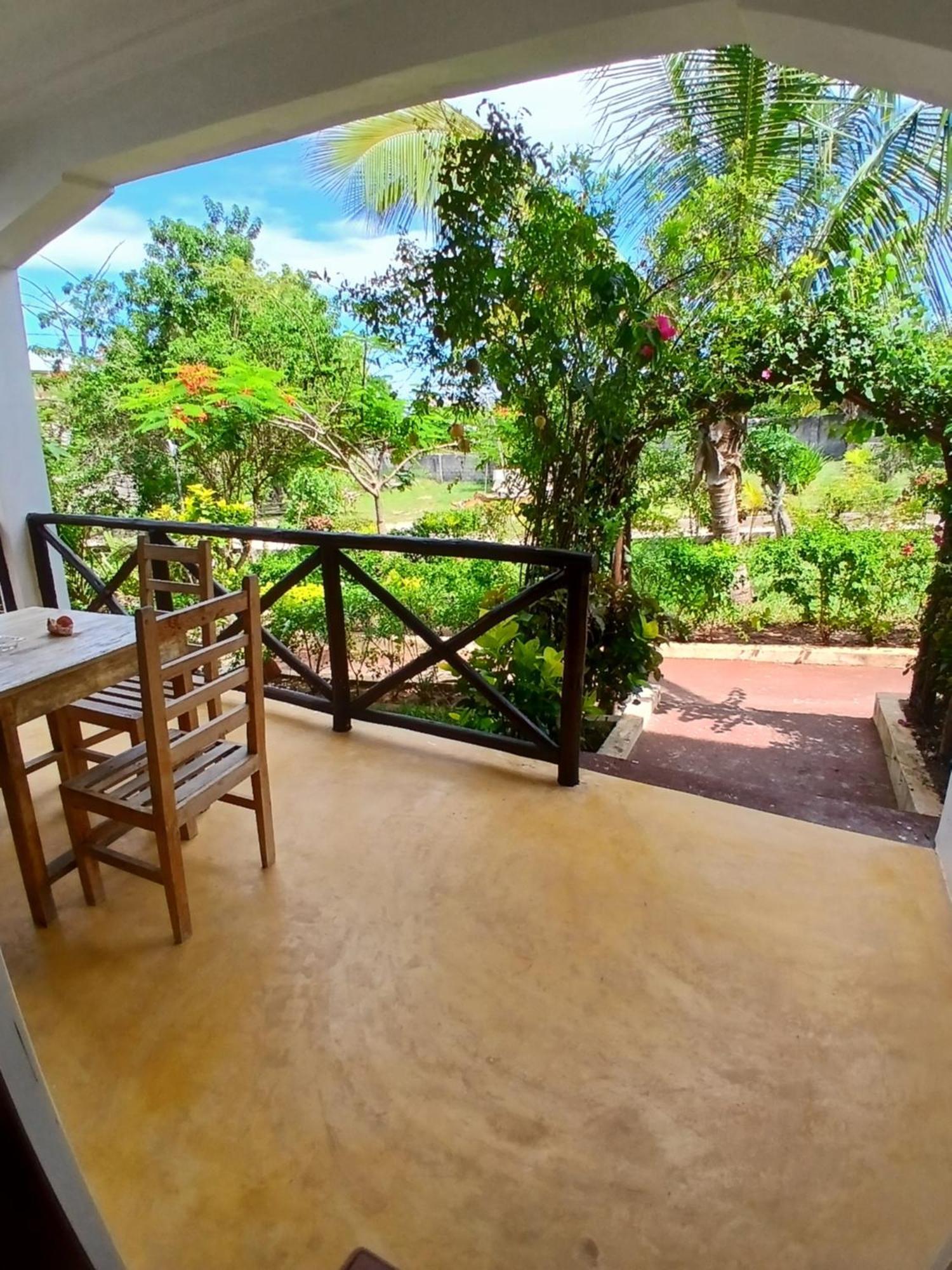 Majani Breeze Villa Nungwi Luaran gambar